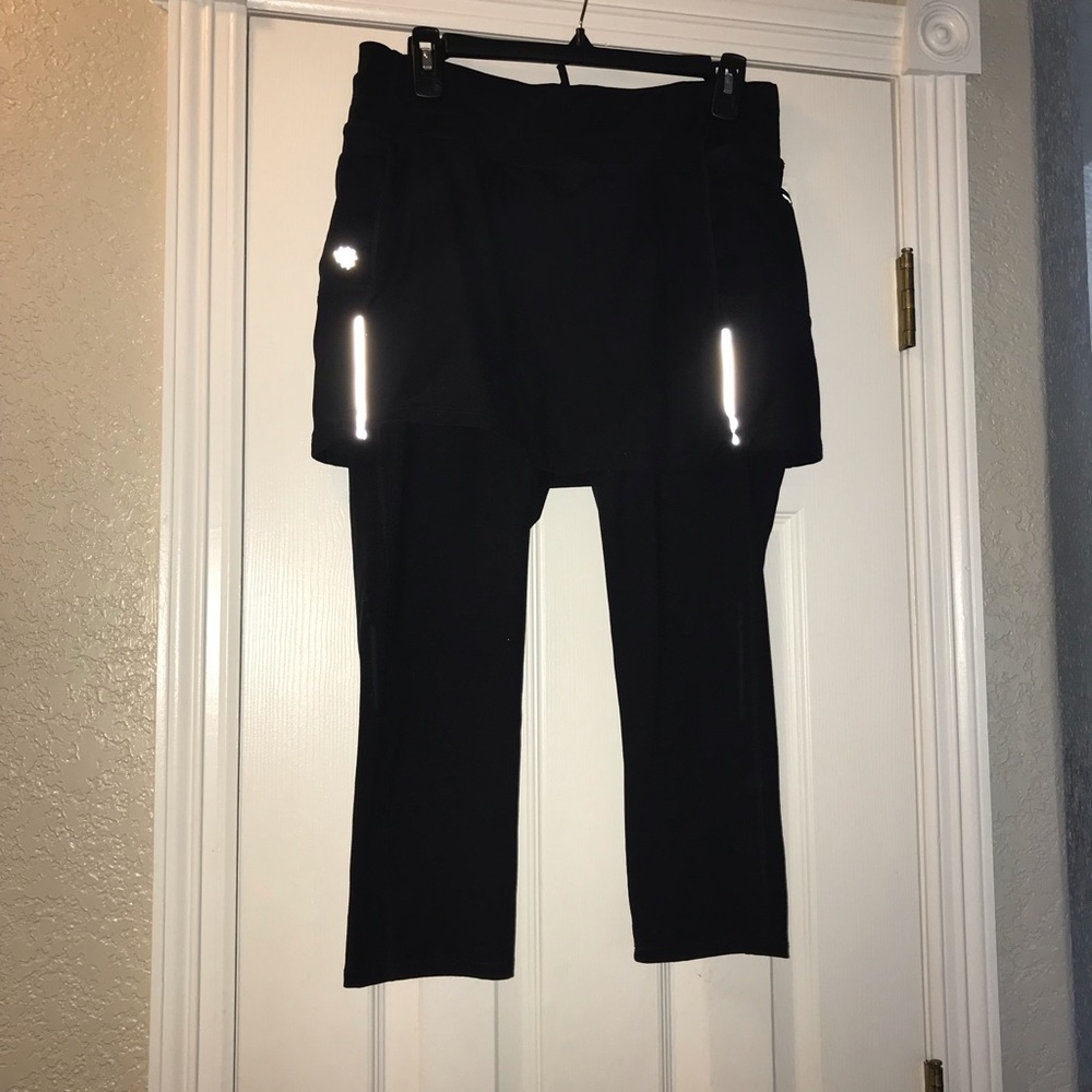 Athleta size Large, Skort with Capris 2 in 1